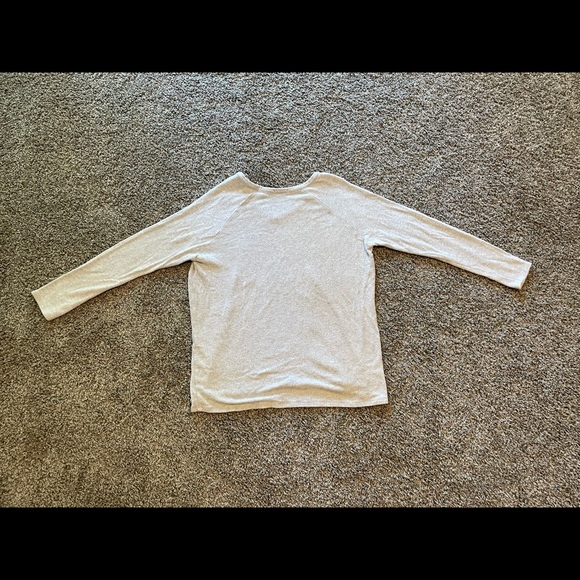 Brandy Melville Long Sleeve - Picture 3 of 4